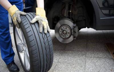 Mobile tire replacement service